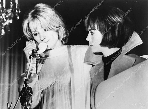 Natalie Wood and actress film Inside Daisy Clover 425-17 - 0425-017