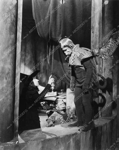 Margaret Hamilton and flying monkey film The Wizard of Oz 425-24 - 0425-024