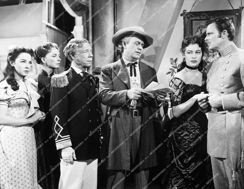 Ava Gardner, Regis Toomey, Robert Sterling, Joe E Brown, Agnes Moorehead, Kathryn Grayson - 1951 film Showboat - 0426-023