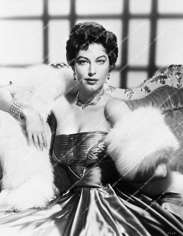 glamorous in fur Ava Gardner portrait - 0426-025