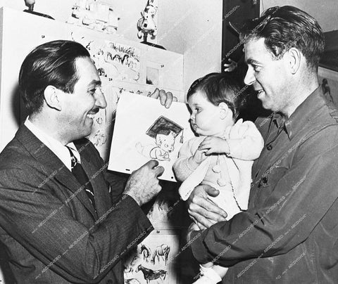 Walt Disney & studio artist - animation director Hamilton Luske - 0428-004