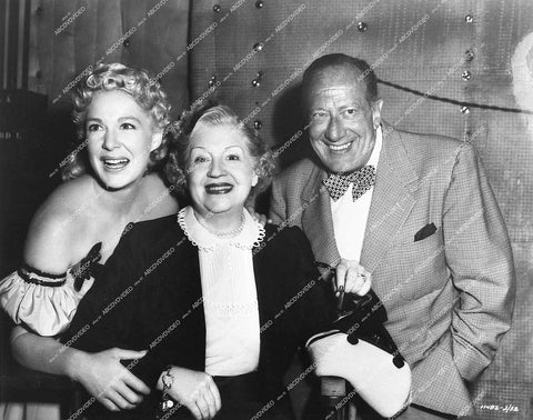 Betty Hutton, actual Blossom Seeley & Benny Fields behind the scenes - 1952 film Somebody Loves Me - 0429-026