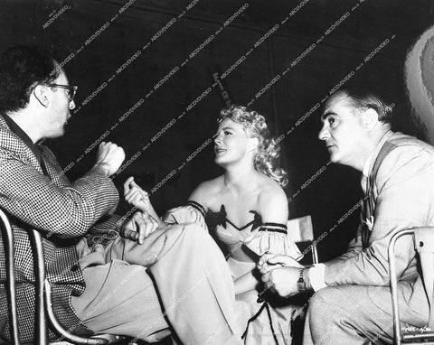 director Irving Brecher, Betty Hutton, Benny Fields - 1952 film Somebody Loves Me - 0429-031