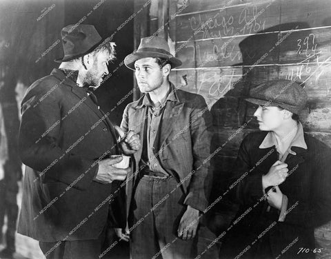 Wallace Beery, Richard Arlen, Louise Brooks - 1928 silent film Beggars of Life - 0431-019