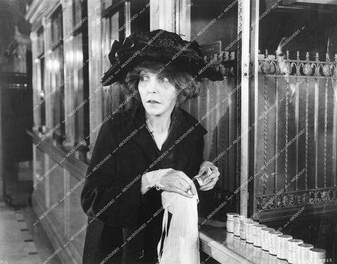 Zasu Pitts - 1924 silent film Greed - 0432-029