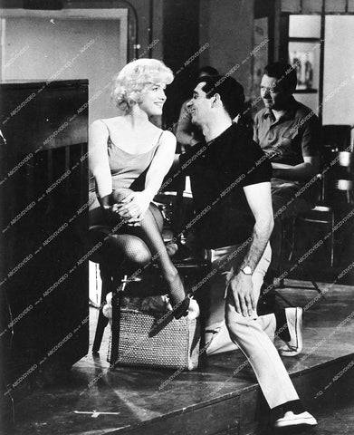 Marilyn Monroe, Frankie Vaughn - 1960 film Let's Make Love - 0433-026