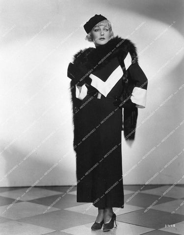 Muriel Evans fashion portrait - 0436-009