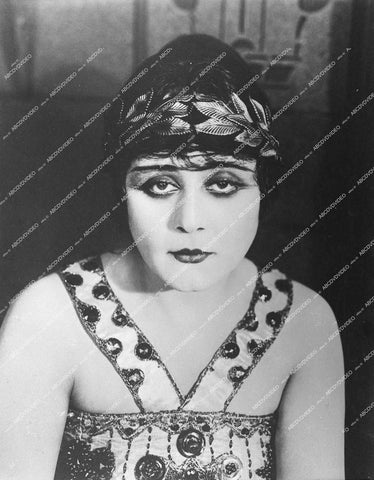 silent film star Theda Bara - 0440-019
