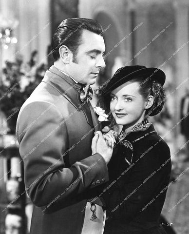 Bette Davis, George Brent - 1938 film Jezebel - 0440-033