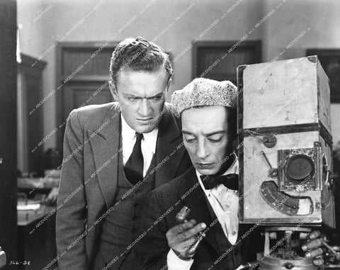Buster Keaton, Harold Goodwin - 1928 silent film The Cameraman - 0441-013