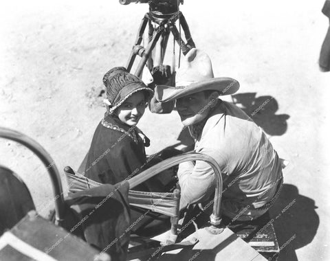 Buck Jones, Barbara Weeks candid on location - 1932 film Forbidden Trail - 0443-013