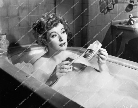 Greer Garson in the bathtub - 1948 film Julia Misbehaves - 0451-013