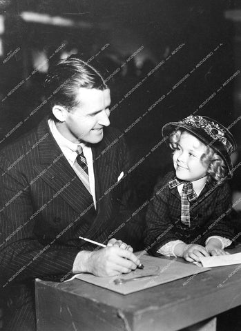 Shirley Temple, unknown gentleman - 1936 - 0457-020