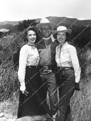 Gene Autry, Anne Gwynne, Lynne Roberts - 1950 film The Blazing Sun - 0459-009