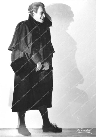 Conrad Veidt - 1928 silent film The Man Who Laughs - 0460-024
