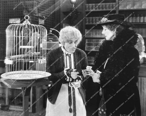 Lon Chaney Sr, Carrie Daumery - 1925 silent film The Unholy Three - 0461-022