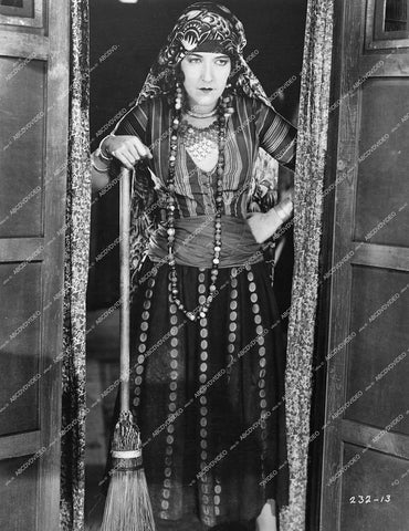 Aileen Pringle - 1925 silent film The Mystic - 0462-030