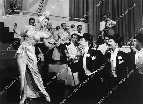 Anne Shirley, Dan Dailey, Phillip Terry, Charlie Barnet film Music in Manhattan - 11000-037