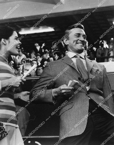 candid Ali MacGraw & Kirk Douglas at Universal City - 11004-031
