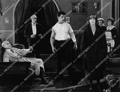 George Walsh, Virginia Valli, Byron Douglas silent film The Plunger - 11005-032