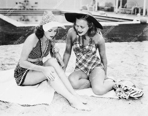 Rosemary & Priscilla Lane in their new swimwear film Varsity Show - 11006-022