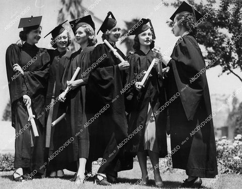 candid Lynn Bari & June Storey and college girls in cap and gown - 11007-031