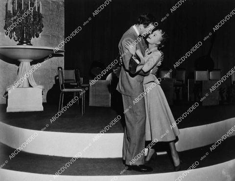 Dan Dailey, June Haver film The Girl Next Door - 11009-024