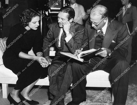 candid Elissa Landi & Edmund Lowe and director maybe - 11011-008