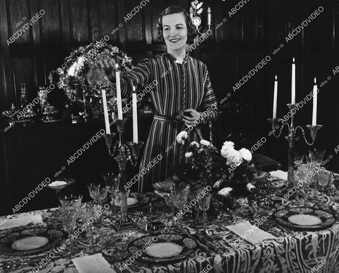 candid Verree Teasdale getting the dinner table ready - 11012-012
