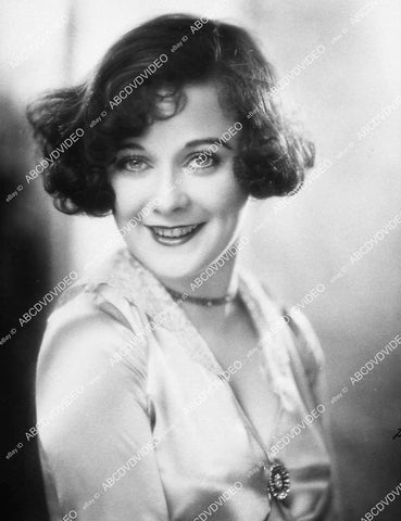 cute Sally O'Neil portrait - 11014-026
