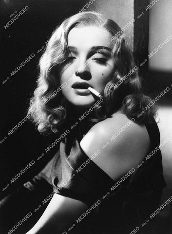 Anna Sten stylish portrait w cigarette - 11015-016