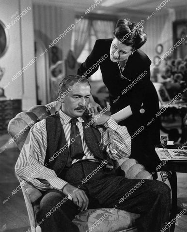 Paul Lukas, Odette Myrtil film Uncertain Glory - 11016-008