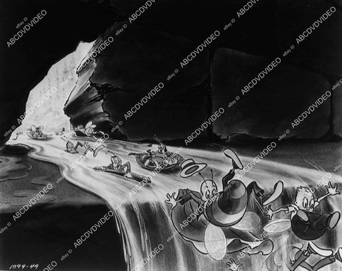 animated characters insects in Fleischer cartoon film Mr Bug Goes to Town - 11020-015