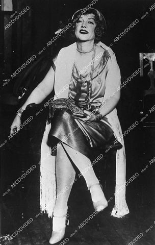 Texas Guinan caught by the cameras - 11028-034