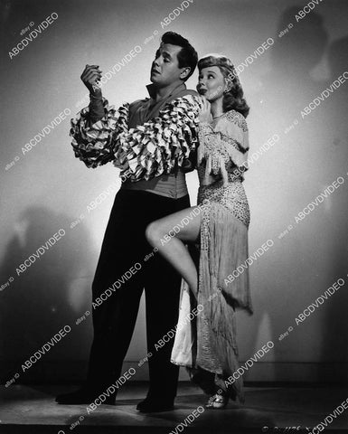 Desi Arnaz, Mary Hatcher film Holiday in Havana - 11029-015