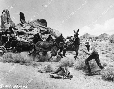Randolph Scott and runaway stagecoach film The Tall T - 11034-034