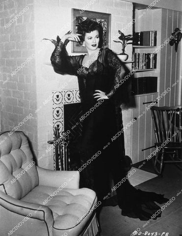candid Barbara Hale at home - 11035-004