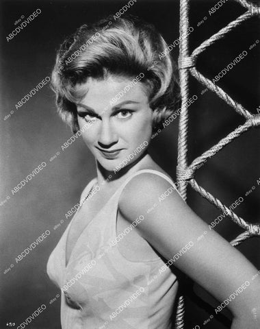 beautiful Carol Eve Rossen portrait - 11038-037