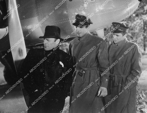 Brian Donlevy, Fred MacMurray film 13 Hours By Air - 11043-013