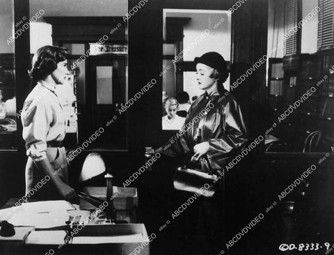 Bette Davis, Kim Hunter film Storm Center - 11044-013