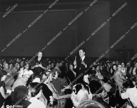 candid Bette Davis at some live Q&A w public for promo of film Storm Center - 11045-002