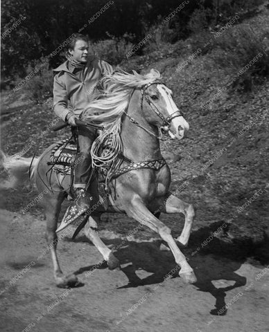 Roy Rogers and Trigger blazing a trail 12146-07