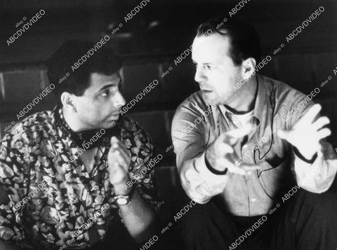 M Night Shyamalan w Bruce Willis on set film The Sixth Sense 12592-37