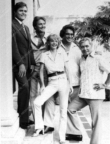 Jack Lord and cast TV show Hawaii 5-0 12878-27