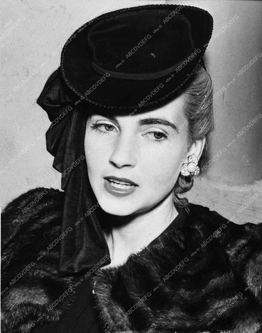 Size: 8x10