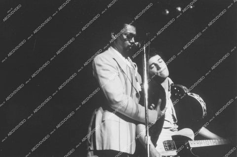 crp-39316 musician rock singer Bruce Springsteen and unknown performer crp-39316