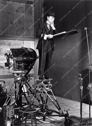 Buster Keaton behind the scenes film Speak Easily 400-31