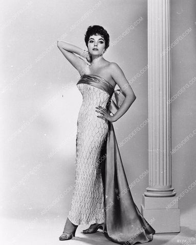 beautiful Joan Collins full length fashion portrait 410-23