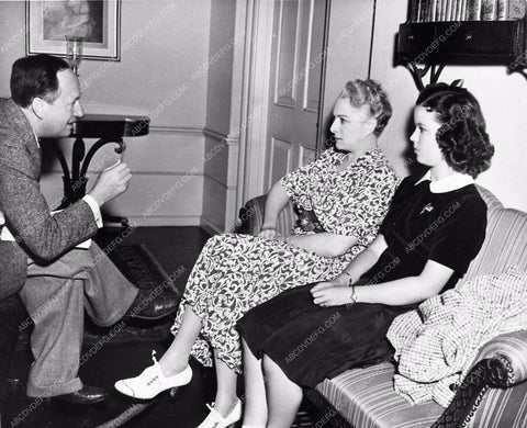 candid Shirley Temple behind the scenes at MGM 563-25