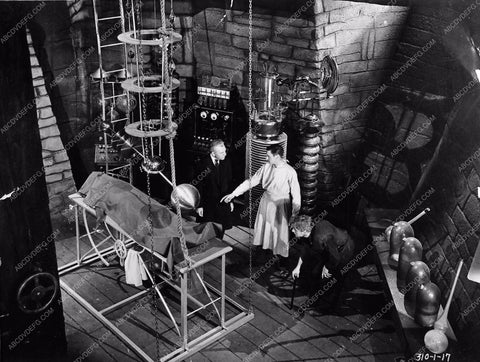 Colin Clive and great shot laboratory equipment Frankenstein 668-12